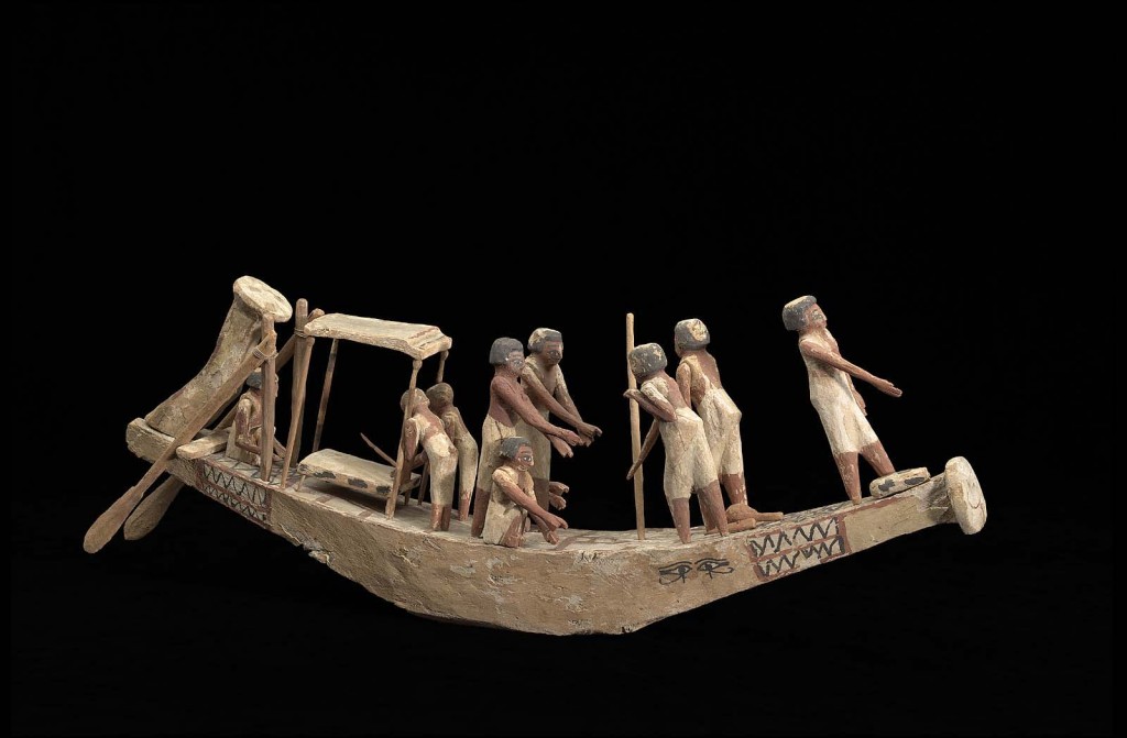 Heyerdahl ne povesteşte foarte amănunţit, de-şi lasă gura apă, cam ce mâncau egiptenii atunci când călătoreau pe apă, în navele lor întosmite din mii de fire de trestie de papirus. 