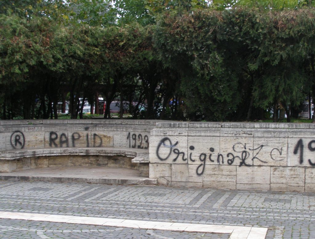 Graffitti în Parcul Carol: misteru-i lămurit, 1923 nu face trimitere la marea Constituţie, ci la naşterea unei mari echipe de fotbal. 